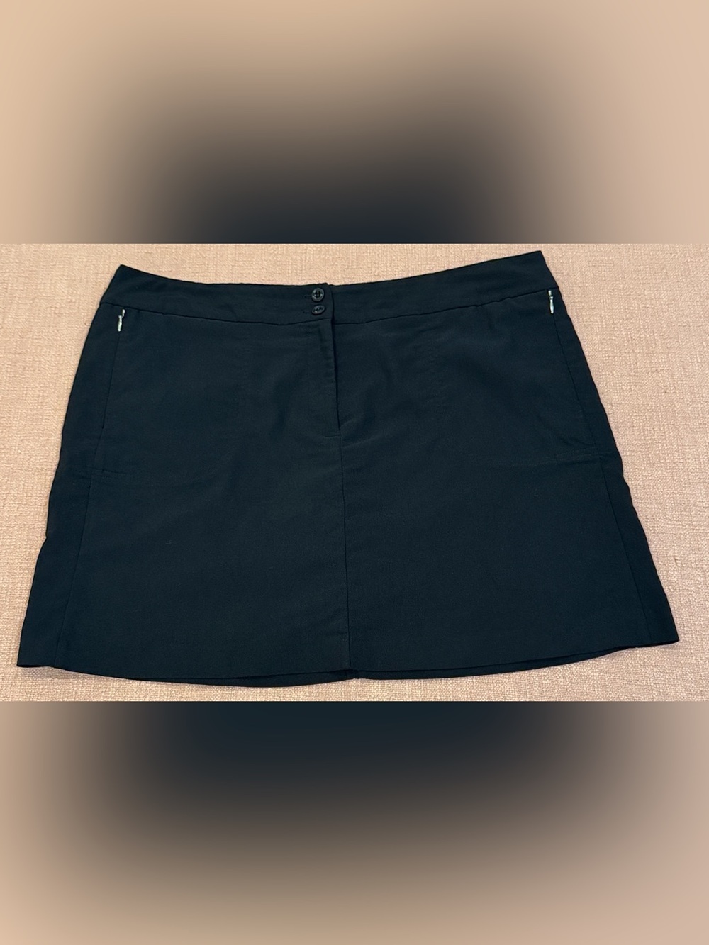 W38L17.5 A-Line skort in Black,  Size 18 with pockets
